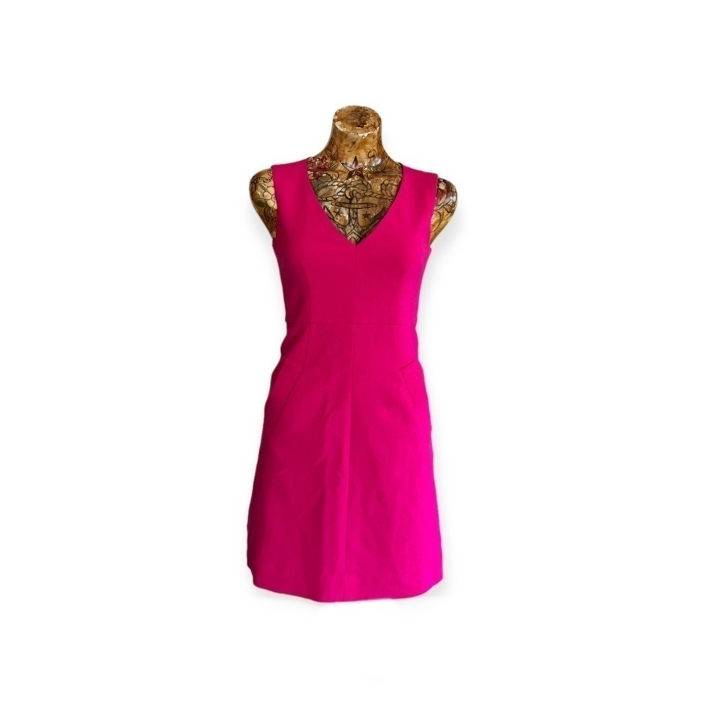 Diane Von Furstenberg magenta dress sleeveless Size 0 XS v neck
